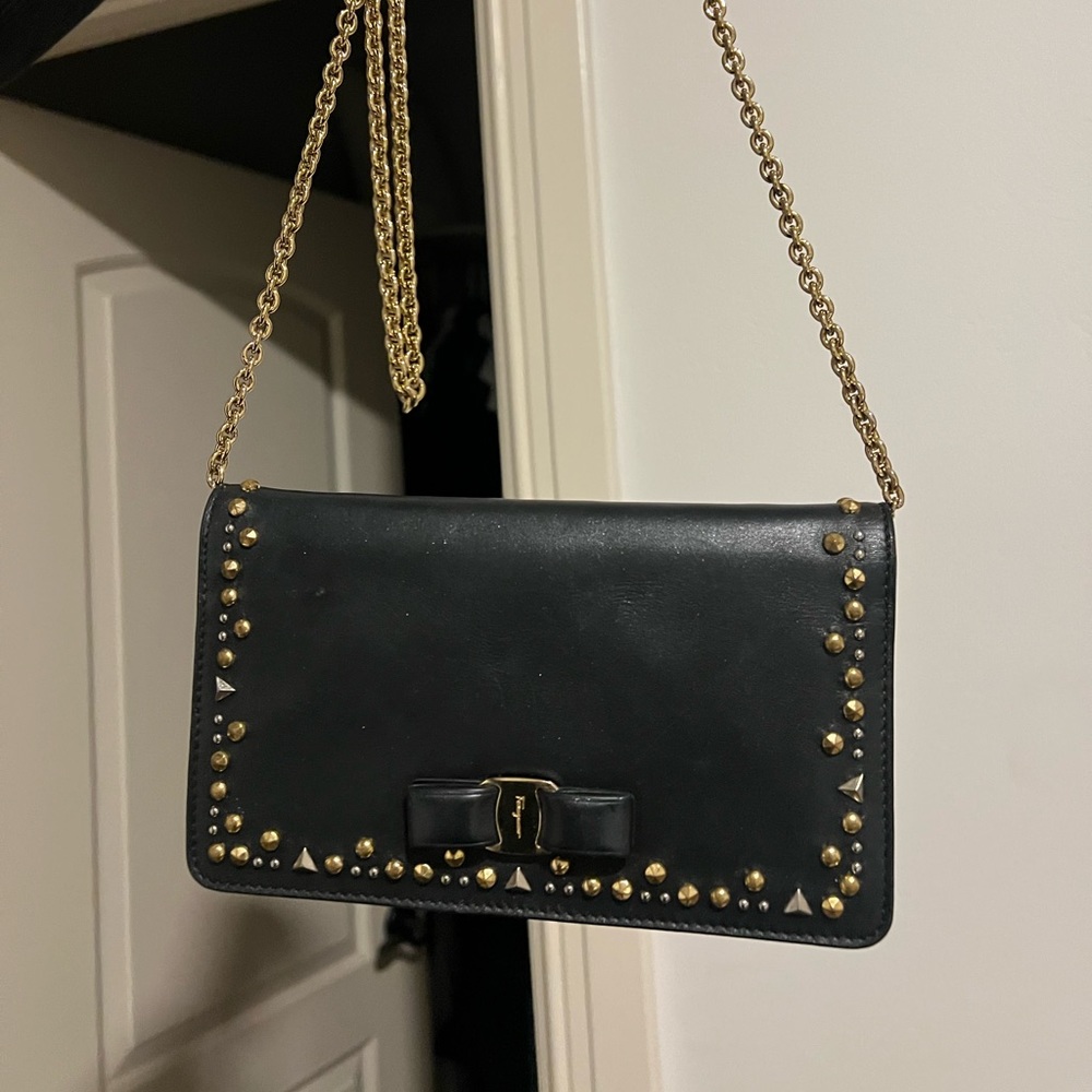 SALVATORE FERRAGAMO wallet clutch bag with a chain strap